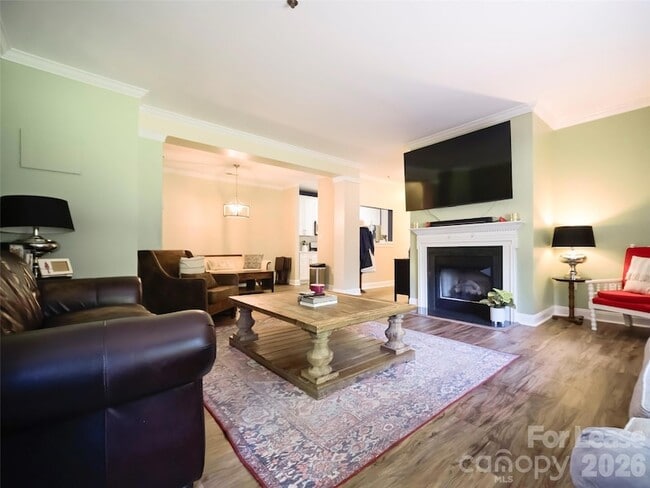 Photo - 5609 Fairview Rd