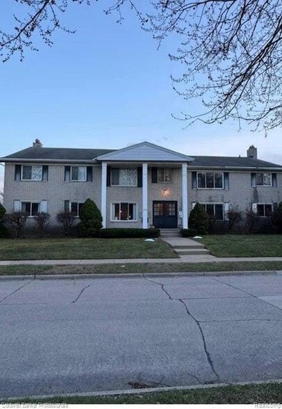 Photo - 510 Montrose Ave Unit 6