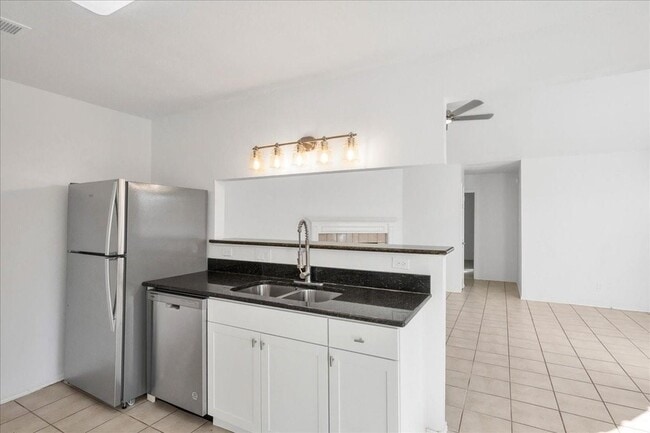 Photo - 421 Fantail Loop Unit B
