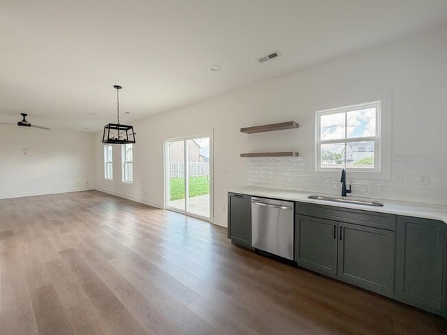 Photo - 208 Skaggs Blvd