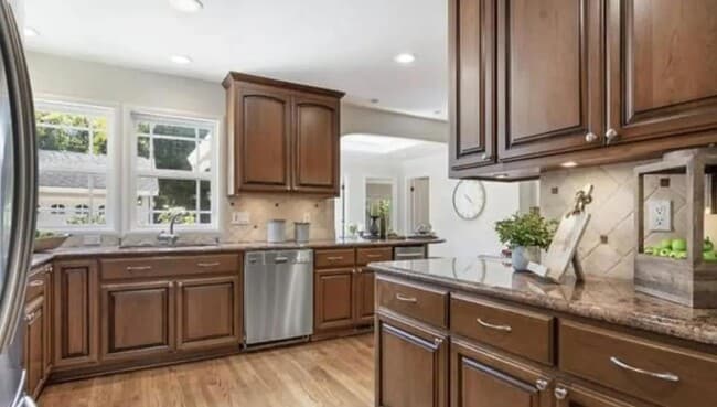 Photo - 1248 Roycott Way