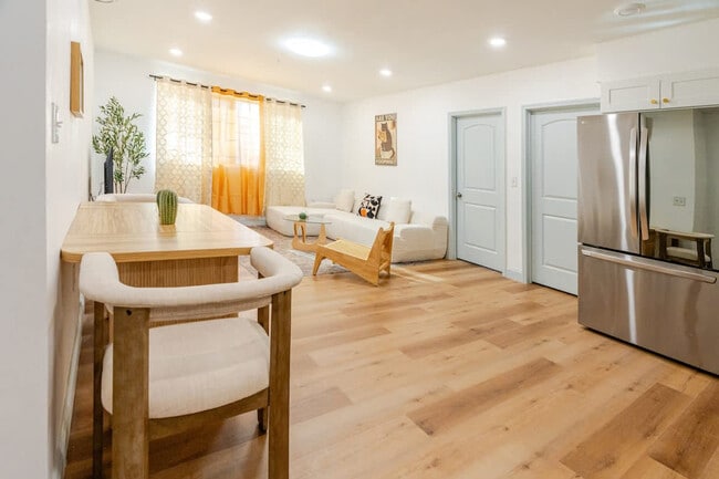 Photo - 1384 Ridge Ave Unit ID1314960P