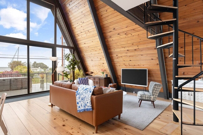 Photo - 3711 S Shorewood Ave Unit ID1035994P