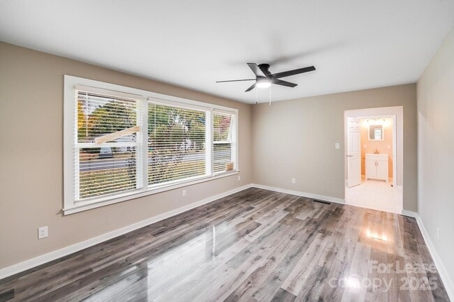 Photo - 2301 Shamrock Dr