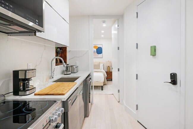 Photo - 515 W 48th St Unit SI FL4-ID1022030P