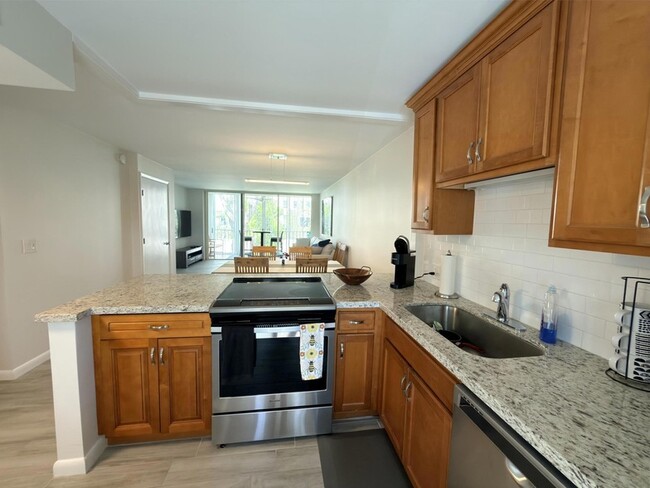 Building Photo - 4242 Deste Ct Unit 208