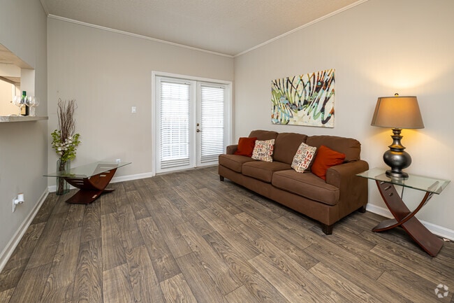 1BR, 1BA - 658SF - Living Room - CityParc