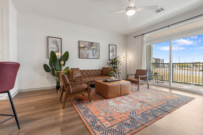 Building Photo - 1301 Leah Ave Unit SI FL1-ID1355779P