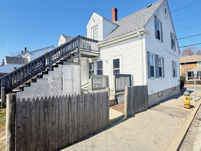 Building Photo - 406-408-408 Court St Unit 406