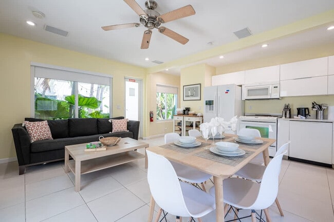 Building Photo - 316 Oregon St Unit ID1312652P