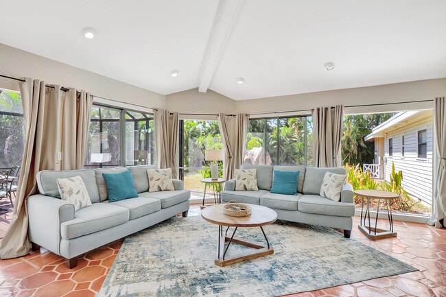 Building Photo - 1266 Michigan Ave Unit ID1073503P