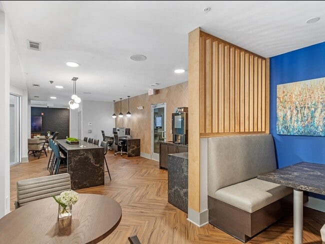 Photo - AMLI North Point