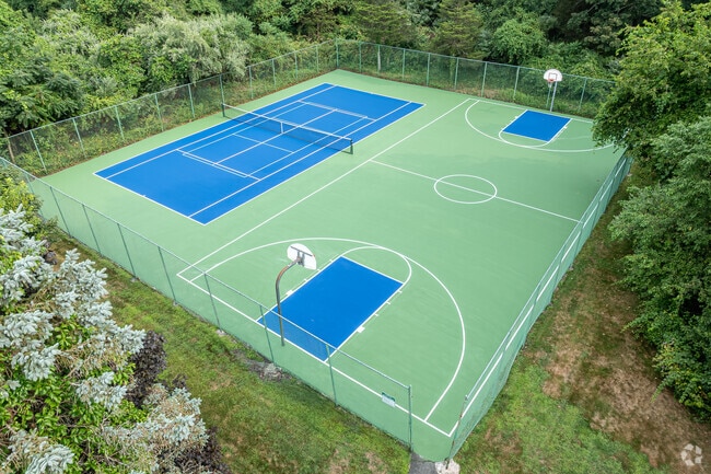 Sports Courts - Southwind Apartments