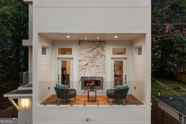 Photo - 24 Hutchinson St NE