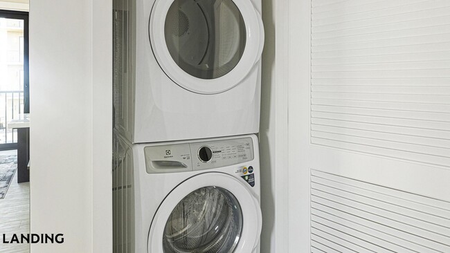 Photo - 1007 S Mint St Unit 909