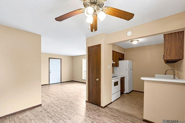 Photo - 2100 College Dr Unit 128