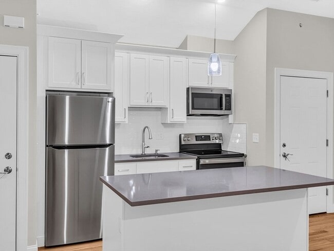 Photo - 97 Great Rd Unit 6