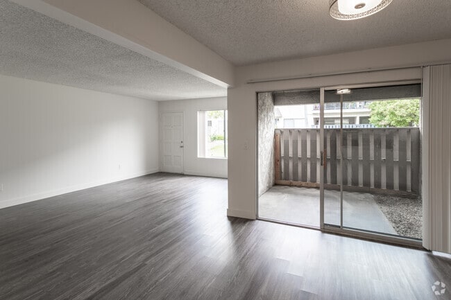 Interior Photo - 316-356 W. Meda Ave. Glendora CA. 91741