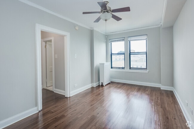 2BR, 1BA - 790 SF - The Flamingo Apartments