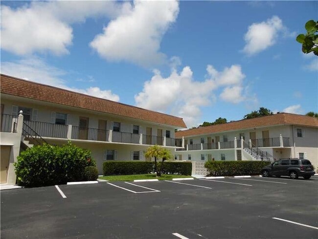 Photo - 900 Jasmine Ln Unit 102A