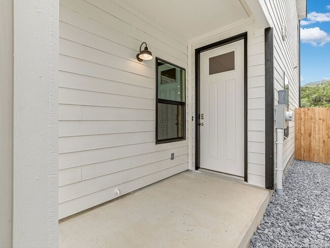 Photo - 16011 Babcock Rd