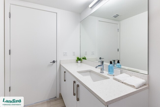 Photo - 200 NE 1st Ave Unit 711