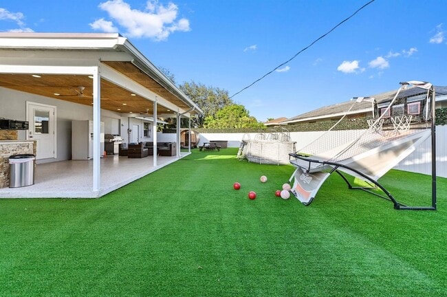 Photo - 2128 Dock St