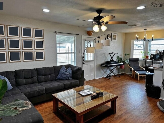 Photo - 2119 Selma Dr