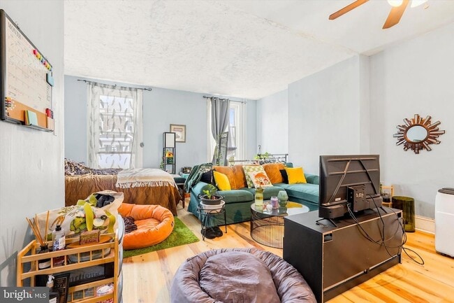 Photo - 204 Ripka St