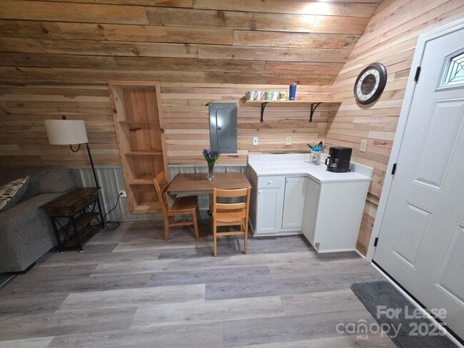 Photo - 820 Clearview Rd