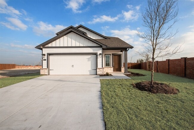 Photo - 221 Cranz Farm Dr