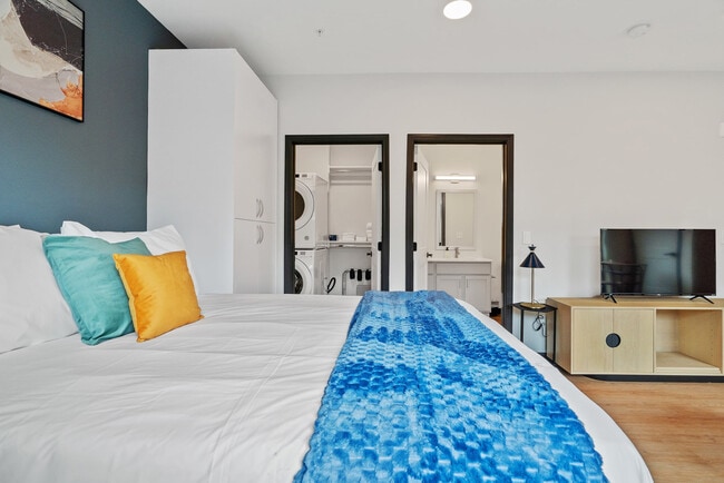 Photo - 423 E Michigan St Unit ID1026464P