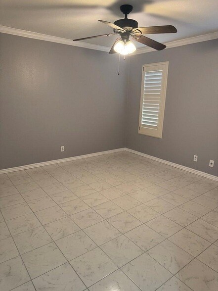 Photo - 403 Crenshaw Dr