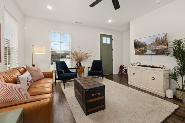 Building Photo - 310 M.L.K. Jr Blvd Unit ID1221920P