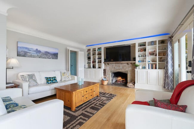 Building Photo - 1514 Bigelow Ave N Unit ID1325080P