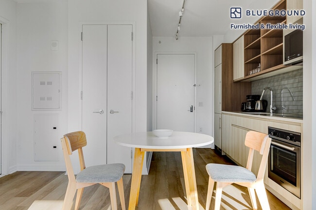 Photo - 275 S 5th St Unit SI FL15-ID1695