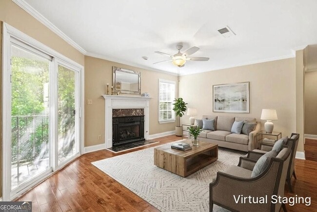 Photo - 728 Ridgefield Dr