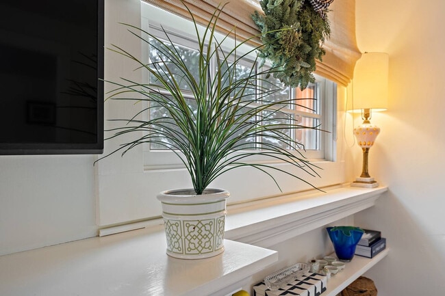 Building Photo - 131 Broadway Ave N Unit SI FL2-ID1368698P