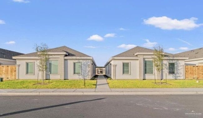 Building Photo - 1309 Shavano Dr Unit 1