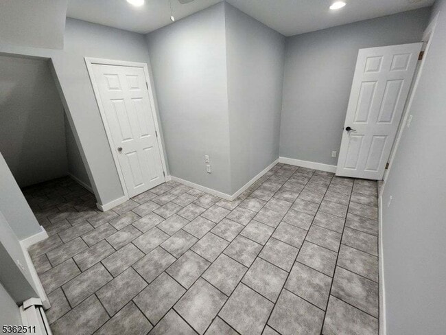 Building Photo - 235 Spring St