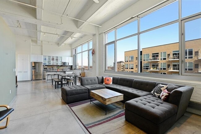 Photo - 700 N Washington Ave