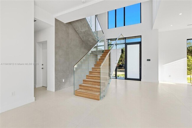 Photo - 2050 S Hibiscus Dr