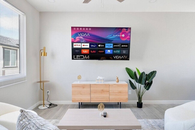 Building Photo - 6612 W Paradise Ln Unit ID1240449P