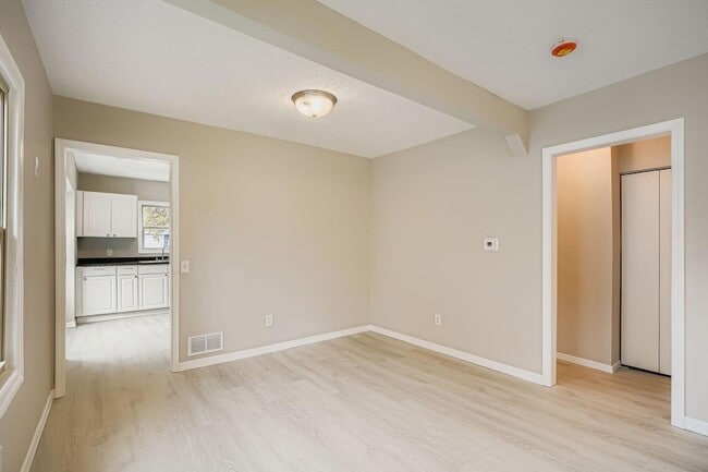 Photo - 4643 Emerson Ave N