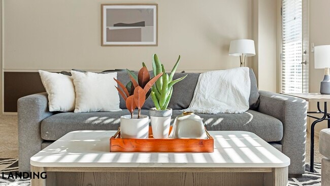 Building Photo - 2700 N 7th St Unit 631