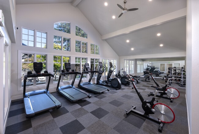 Building Photo - Overlook at Lakemont