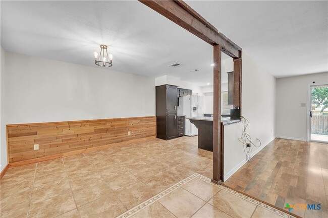 Photo - 613 Manning Dr