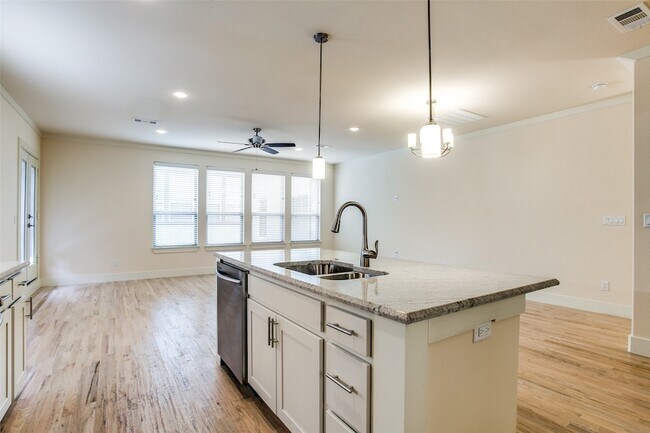 Photo - 4316 Hartford St