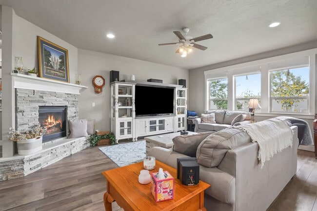 Photo - 18713 Easter Peak Ave Unit SI ID1460919P