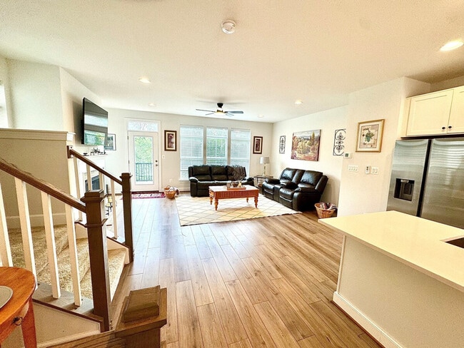 Building Photo - 5205 Ridgeview Retreat Dr Unit SI FL3-ID1516324P